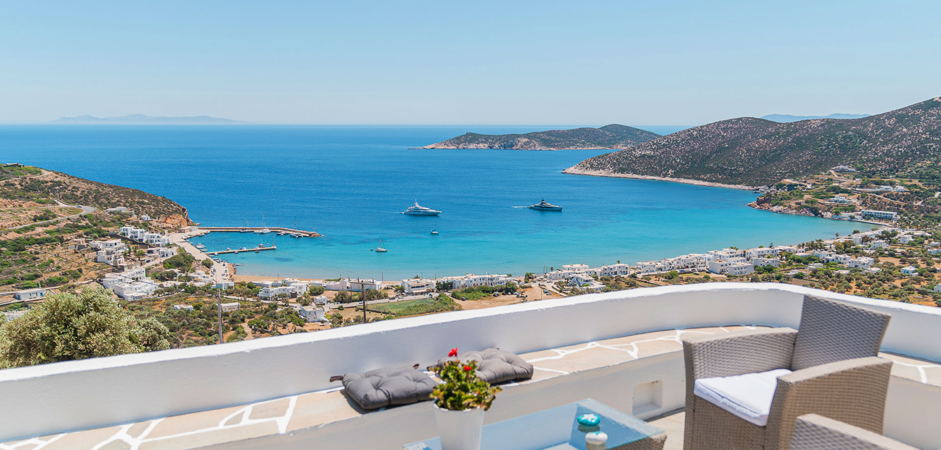 Villas in Sifnos with sea view