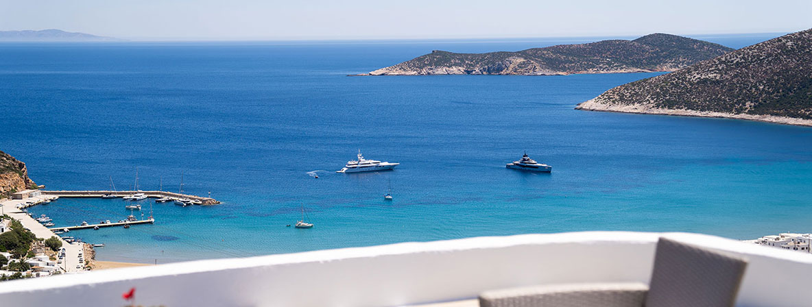 Θέα στη θάλασσα από το Pelagos Residence